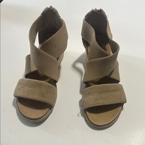 Women's Beige Sandals